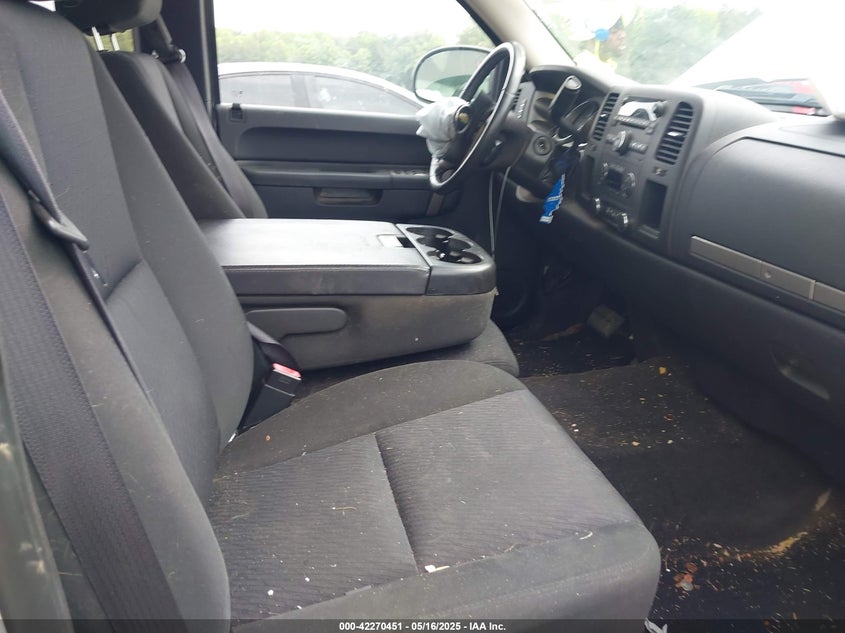 2011 CHEVROLET SILVERADO 1500 VIN: 1GCRCSE02BZ307624