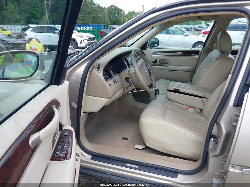 2007 Lincoln Town Car Signature