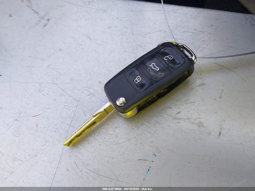 2017 VOLKSWAGEN PASSAT S - 1VWAT7A30HC062762