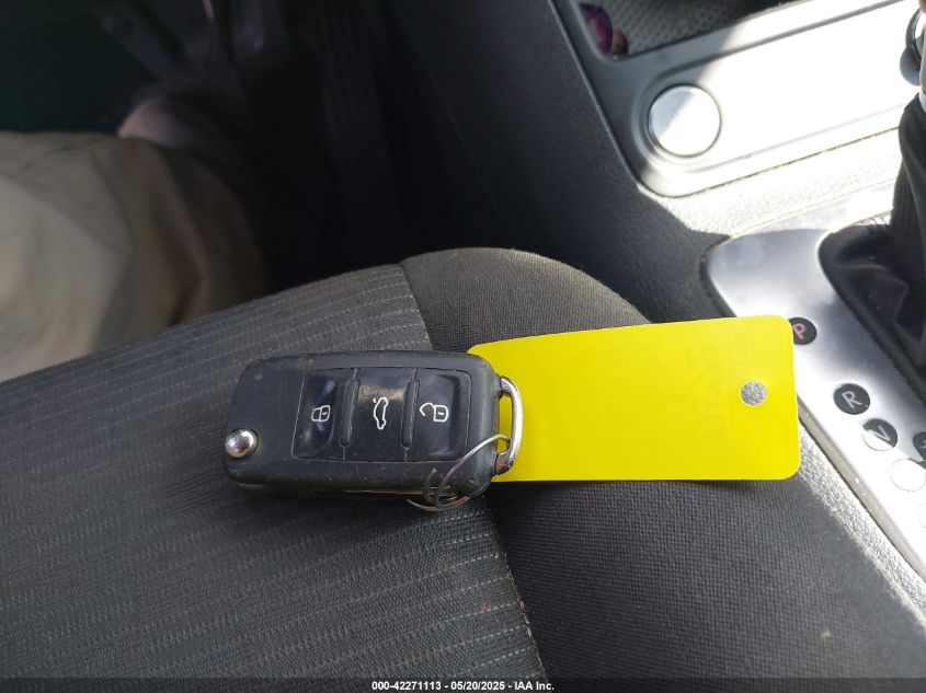 2018 Volkswagen Tiguan Limited 2.0T VIN: WVGAV7AX4JK003057 Lot: 42271113