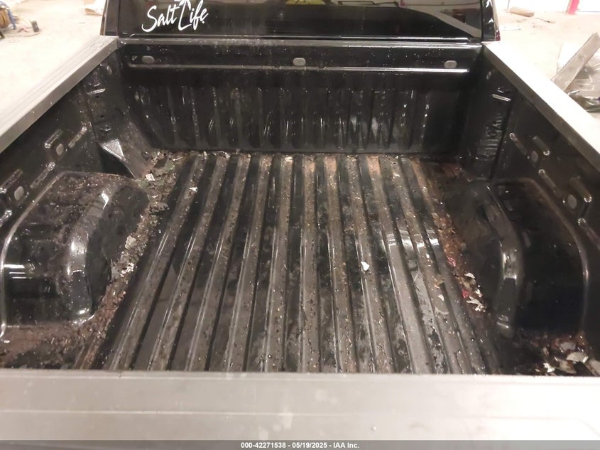 2023 CHEVROLET SILVERADO 1500 4WD  STANDARD BED LT - 1GCUDDE89PZ199759