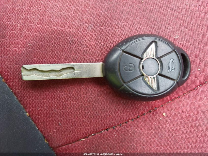 2006 Mini Cooper S VIN: WMWRE33576TJ35157 Lot: 42273131