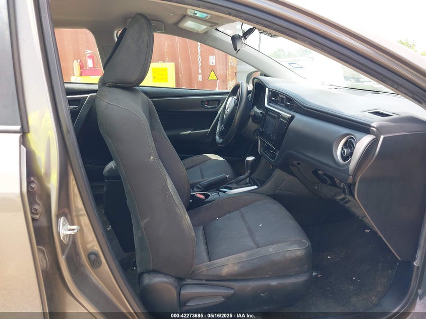 2018 TOYOTA COROLLA LE - 5YFBURHE1JP855556