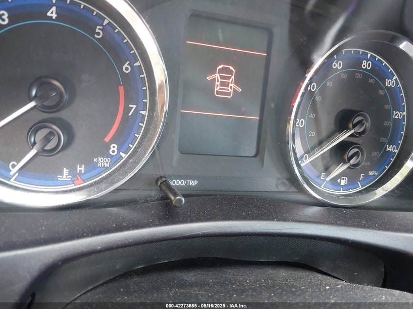 2018 TOYOTA COROLLA LE - 5YFBURHE1JP855556