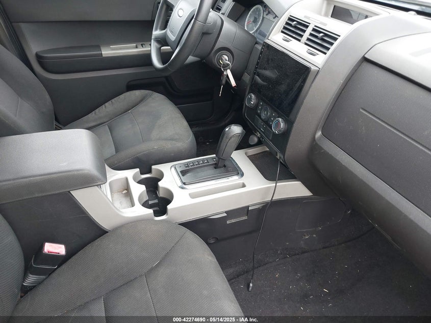 2008 FORD ESCAPE VIN: 1FMCU93148KE82462