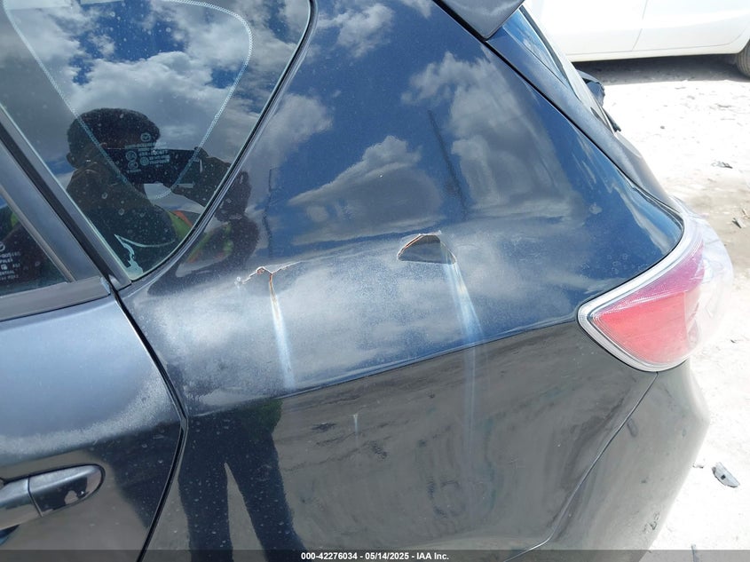 2011 MAZDA MAZDA3 VIN: JM1BL1K59B1446420