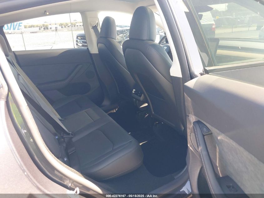 2025 Tesla Model Y - 7SAYGDED8SA371543