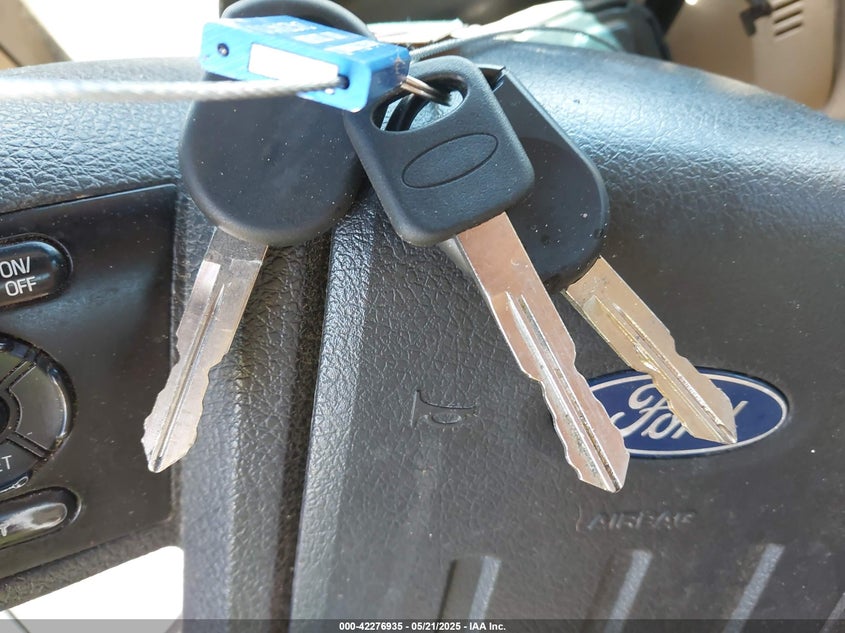 2011 FORD F-250 VIN: 1FT7X2B66BEB10807