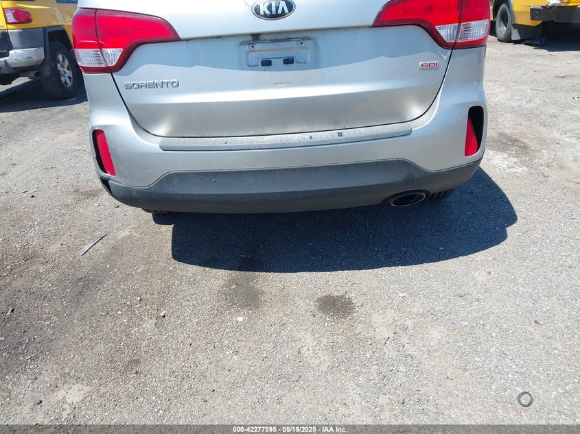 2015 KIA SORENTO VIN: 5XYKT4A79FG572979