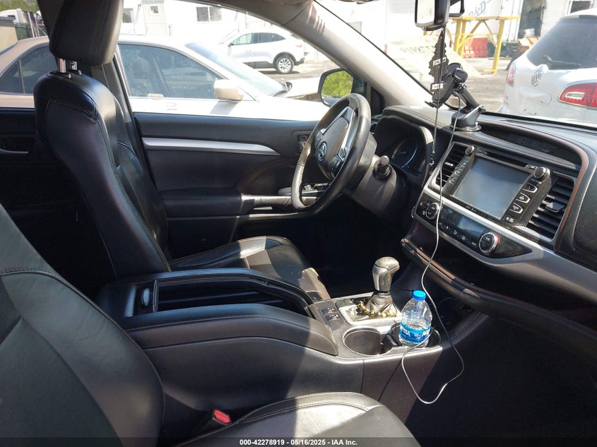 2015 TOYOTA HIGHLANDER auction photo 5