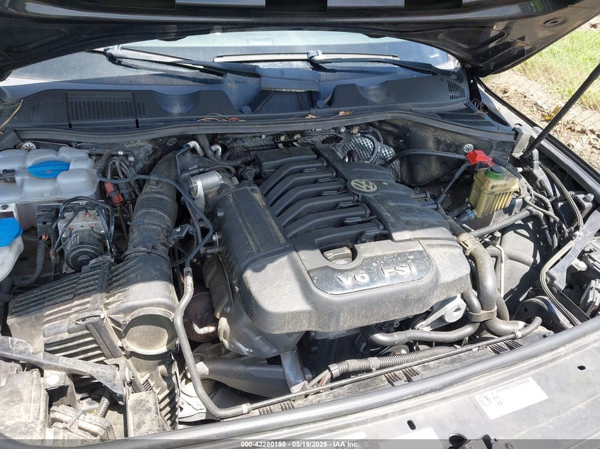 2017 VOLKSWAGEN TOUAREG V6 WOLFSBURG EDITION - WVGRF7BP9HD001737