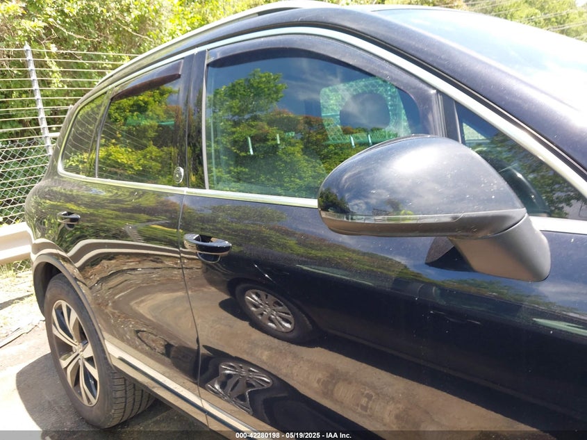 2017 VOLKSWAGEN TOUAREG V6 WOLFSBURG EDITION - WVGRF7BP9HD001737