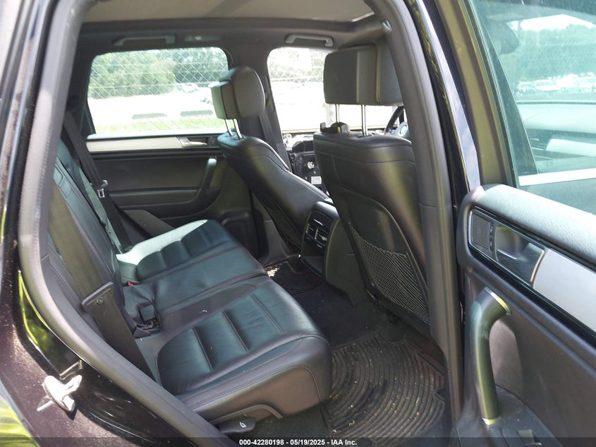 2017 VOLKSWAGEN TOUAREG V6 WOLFSBURG EDITION - WVGRF7BP9HD001737