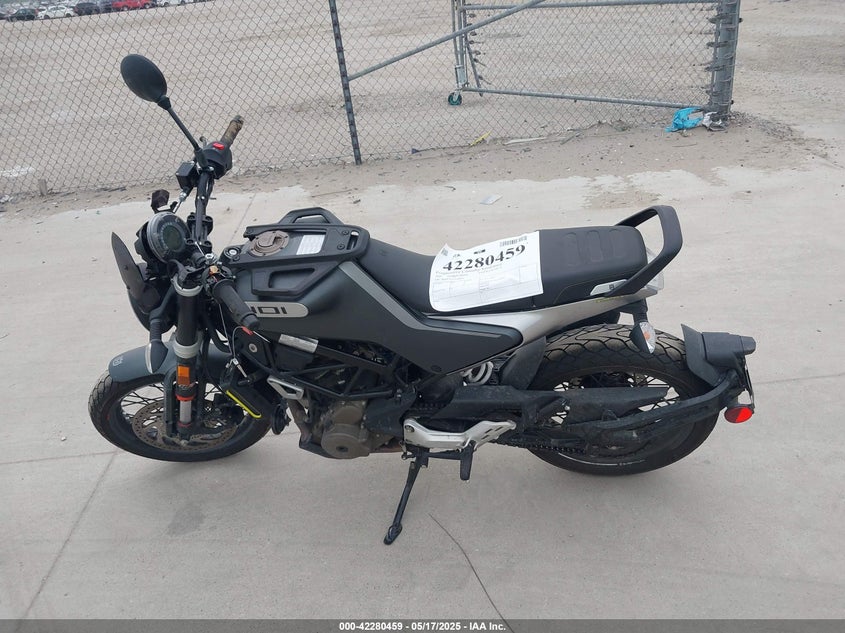 VIN MD2JUJ405LC268161 2020 HUSQVARNA VITPILEN 401/SVARTPILEN 401