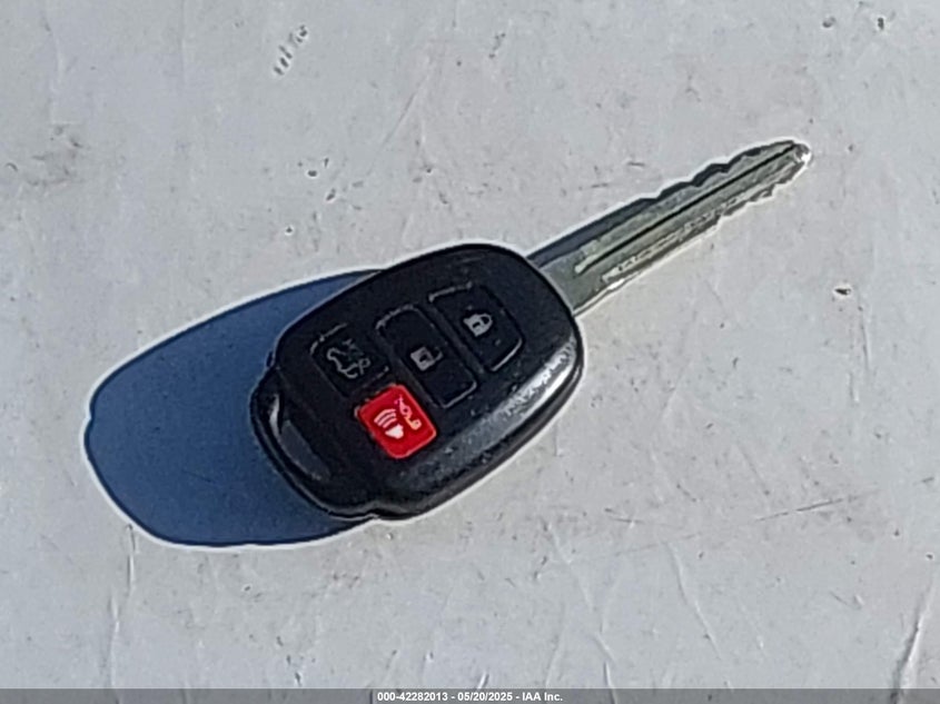 2019 TOYOTA HIGHLANDER LE PLUS - 5TDZZRFH3KS296579