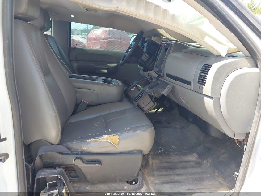 2009 CHEVROLET SILVERADO VIN: 1GCEC19009E143732