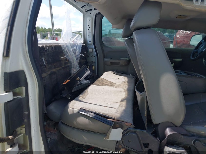 2009 CHEVROLET SILVERADO VIN: 1GCEC19009E143732