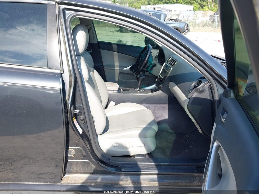 2009 LEXUS IS 250 VIN: JTHBK262772047403