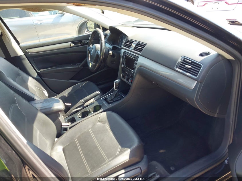 2015 VOLKSWAGEN PASSAT VIN: 1VWAS7A33FC106382