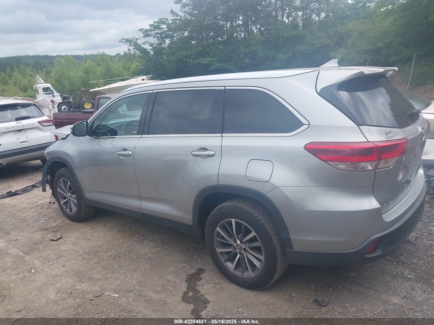 2019 TOYOTA HIGHLANDER XLE - 5TDKZRFH5KS563030