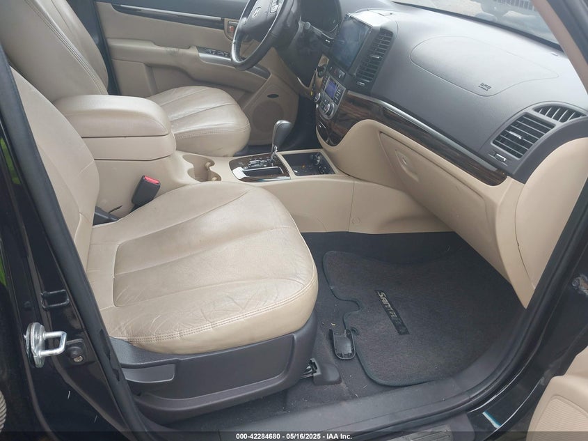 2010 HYUNDAI SANTA FE VIN: 5NMSKDAG2AH379056