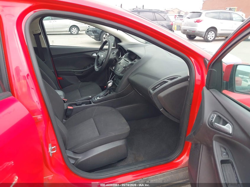 2015 FORD FOCUS SE - 1FADP3F25FL205673