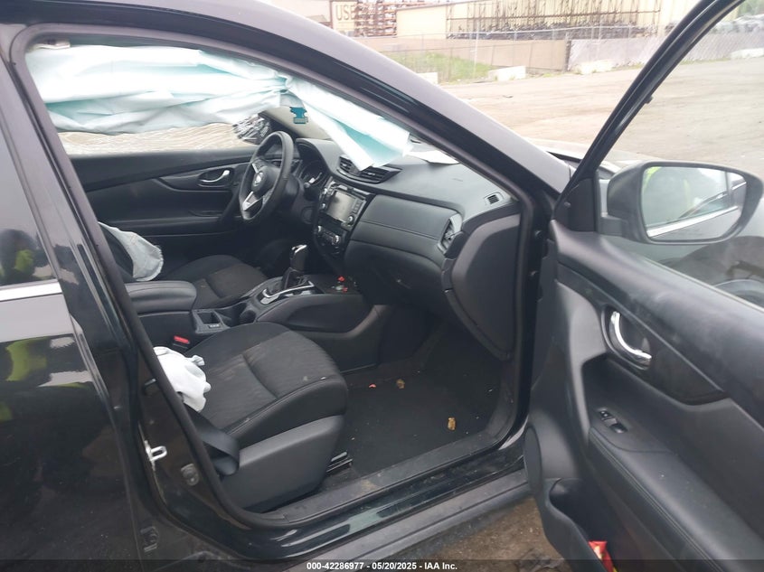 VIN KNMAT2MT7KP500047 2019 NISSAN ROGUE SV