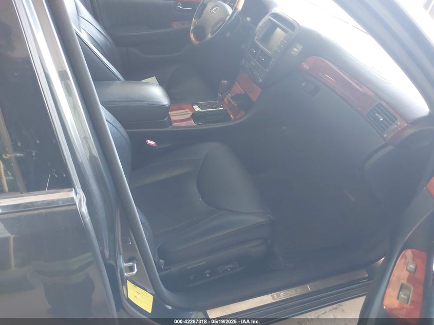 JTHBN36F540169183 2004 LEXUS LS photo no. 5