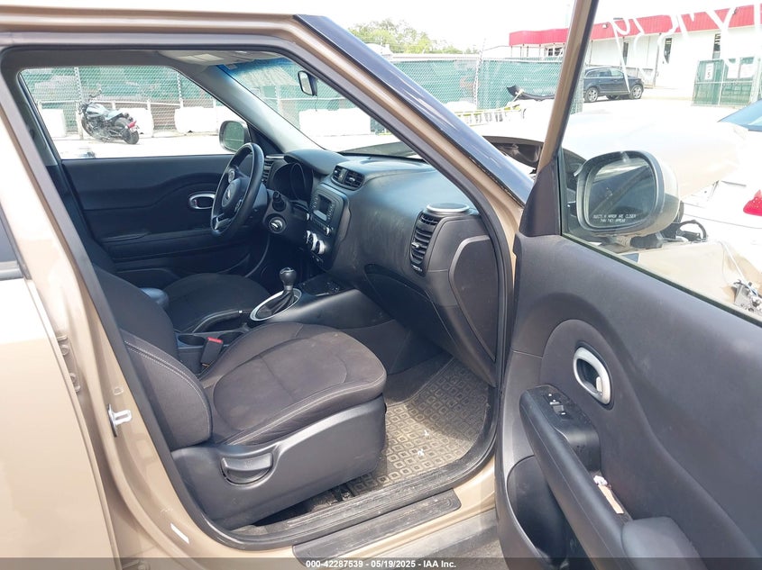 2015 KIA SOUL VIN: KNDJN2A21F7213895