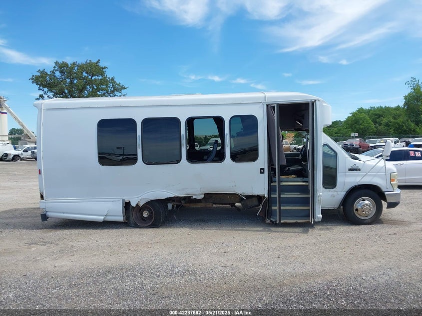 2009 Ford E-450 Cutaway VIN: 1FDXE45S49DA26698 Lot: 42287682