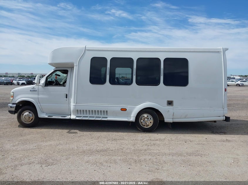2009 Ford E-450 Cutaway VIN: 1FDXE45S49DA26698 Lot: 42287682