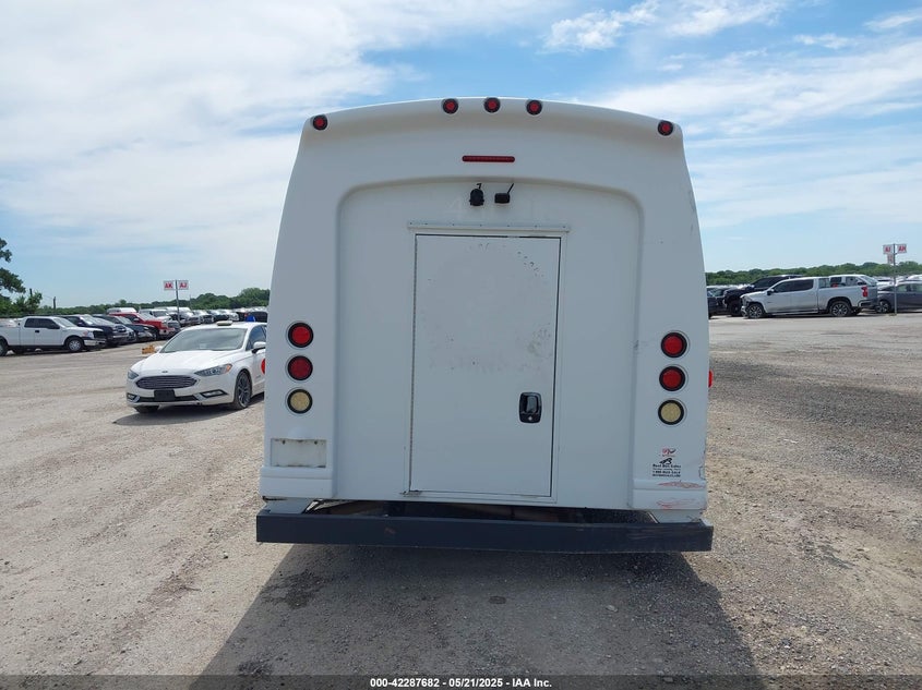 2009 Ford E-450 Cutaway VIN: 1FDXE45S49DA26698 Lot: 42287682