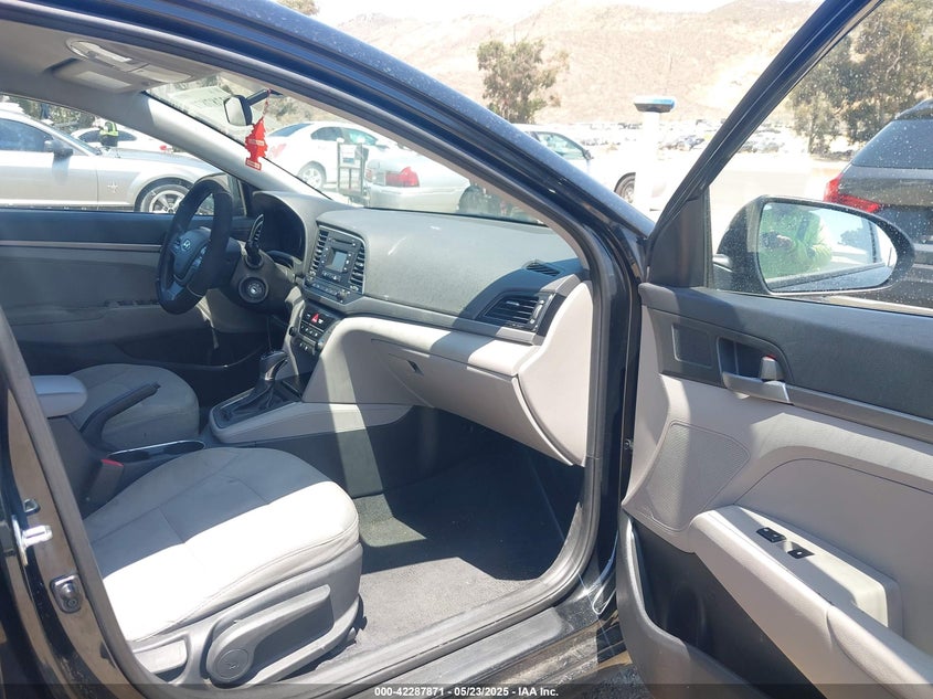 2017 HYUNDAI ELANTRA SE - 5NPD74LF0HH166974
