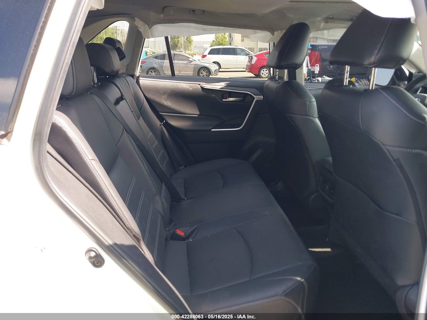VIN 2T3C1RFV0PW269588 2023 TOYOTA RAV4 XLE PREMIUM