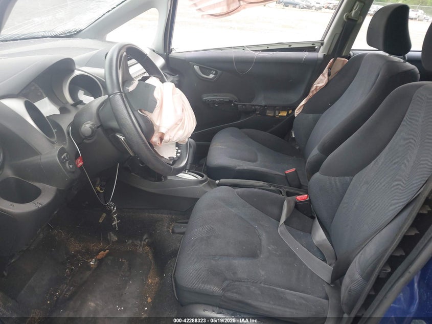 2010 HONDA FIT VIN: JHMGE8H42AC025390
