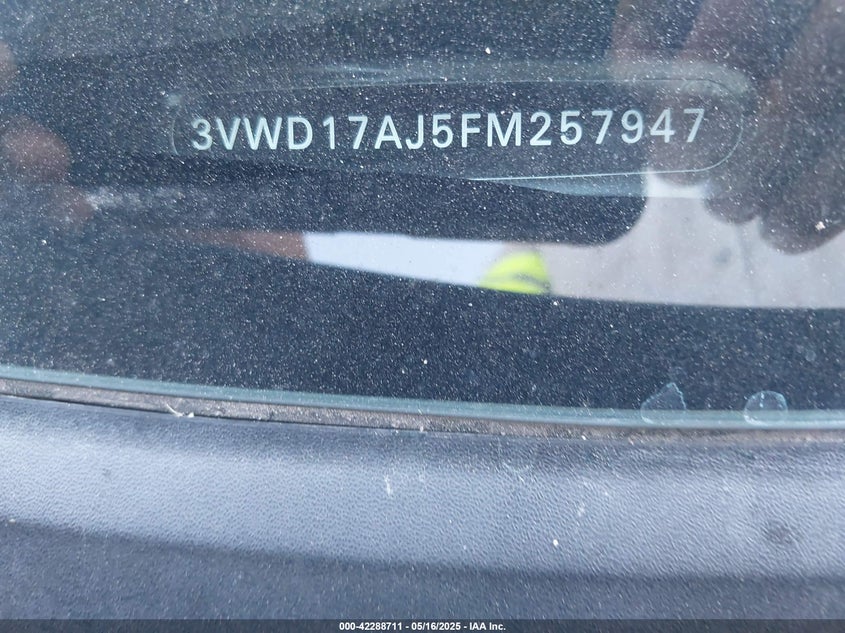 2015 VOLKSWAGEN JETTA 1.8T SE - 3VWD17AJ5FM257947