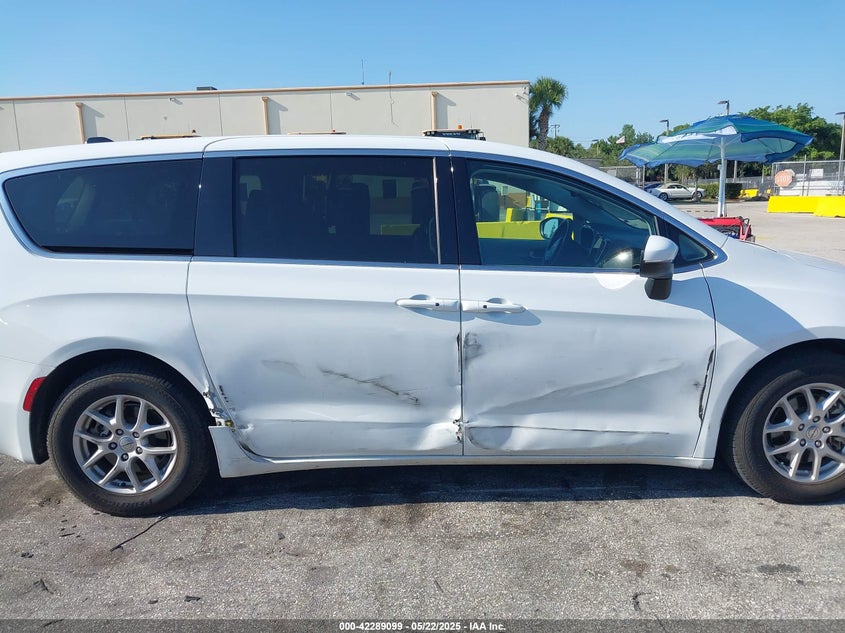 2023 Chrysler Pacifica Touring L VIN: 2C4RC1BG9PR624541 Lot: 42289099