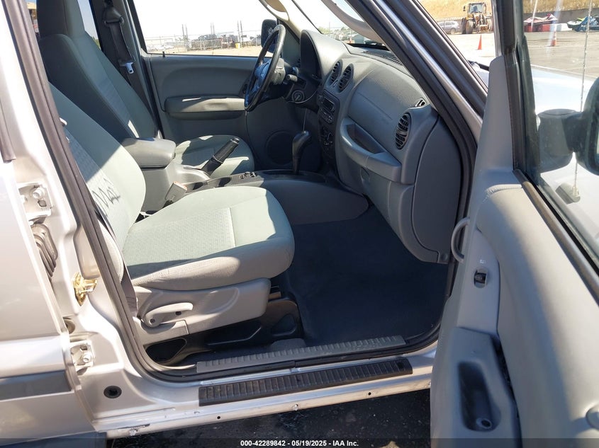 2006 JEEP LIBERTY VIN: 1J4GK48K06W152835
