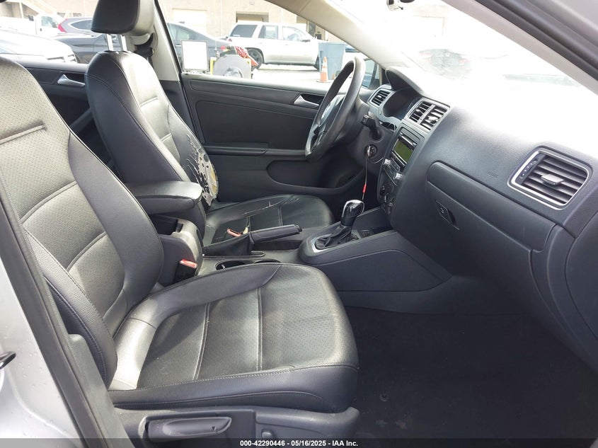 2014 VOLKSWAGEN JETTA 1.8T SE - 3VWD17AJ8EM396310