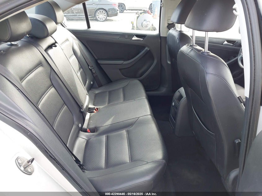 2014 VOLKSWAGEN JETTA 1.8T SE - 3VWD17AJ8EM396310