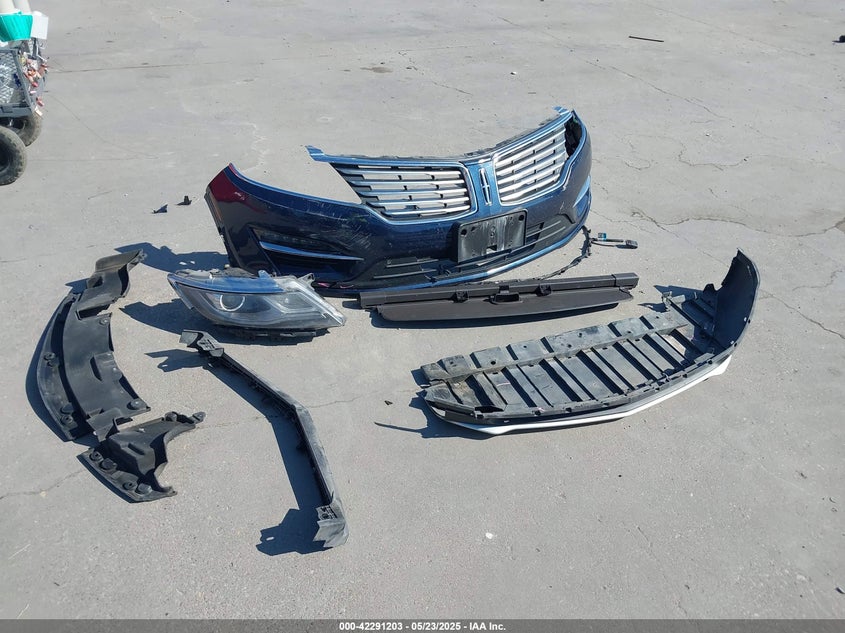 2017 LINCOLN MKC SELECT - 5LMCJ2C98HUL69590