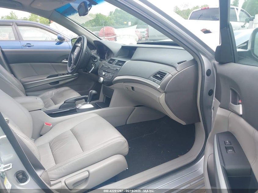 2008 HONDA ACCORD VIN: 1HGCP26838A123493