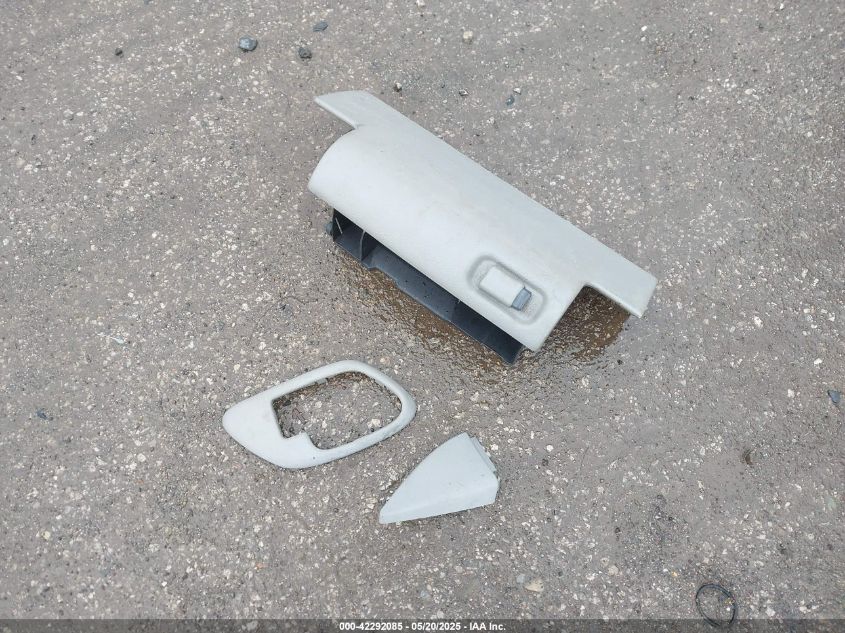 1999 GMC Yukon Slt Cmi VIN: 1GKEK13R6XJ710142 Lot: 42292085