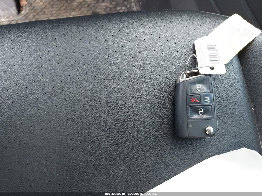 2018 VOLKSWAGEN TIGUAN 2.0T SE/2.0T SEL - 3VV2B7AX3JM138221