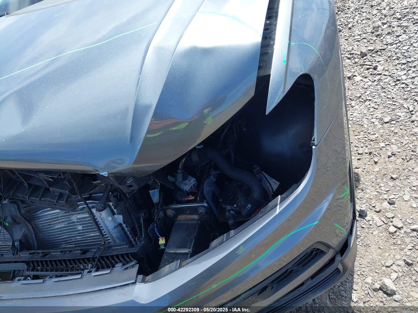 2018 VOLKSWAGEN TIGUAN 2.0T SE/2.0T SEL - 3VV2B7AX3JM138221