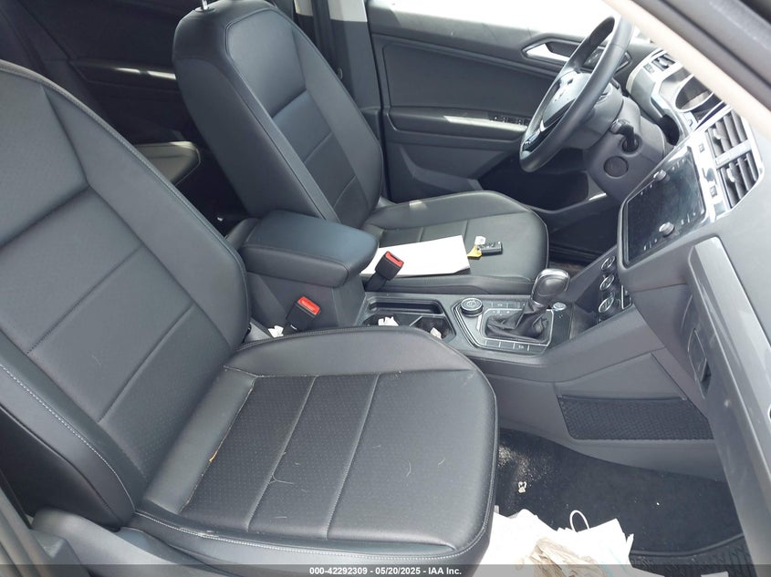 2018 VOLKSWAGEN TIGUAN 2.0T SE/2.0T SEL - 3VV2B7AX3JM138221