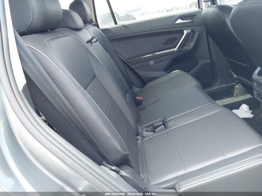 2018 VOLKSWAGEN TIGUAN 2.0T SE/2.0T SEL - 3VV2B7AX3JM138221