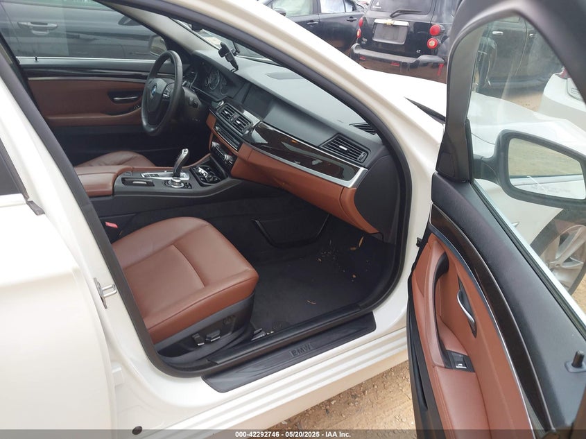 2013 BMW 528 VIN: WBAXG5C50DDY37812