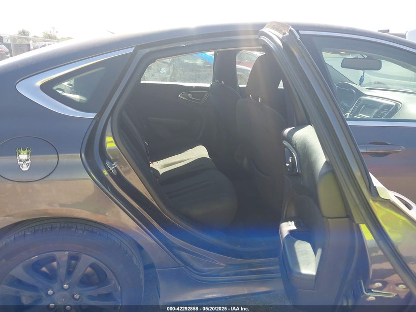 2016 CHRYSLER 200 VIN: 1C3CCCFB5GN192631