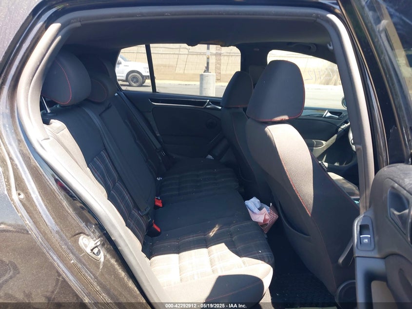 2012 VOLKSWAGEN GTI VIN: WVWHD7AJ8CW320238